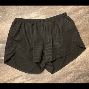 Women’s old navy active shorts M